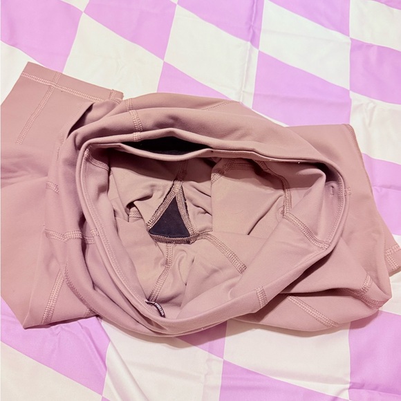 Victoria Sport Knockout High-Rise Capri Leggings - Rose Mauve - XS - Picture 15 of 16